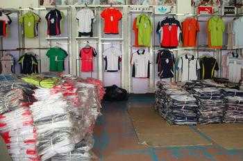 產(chǎn)品名稱：義烏收購庫存服裝
產(chǎn)品型號(hào)：義烏回收服裝-義烏收購?fù)b-義烏收購庫存時(shí)裝-收購?fù)赓Q(mào)服裝回收童裝棉衣-收購?fù)b牛仔褲-收購韓版童裝
產(chǎn)品規(guī)格：義烏回收服裝-義烏回收童裝-義烏回收庫存時(shí)裝-回收外貿(mào)服裝回收童裝棉衣-回收童裝牛仔褲-回收韓版童裝